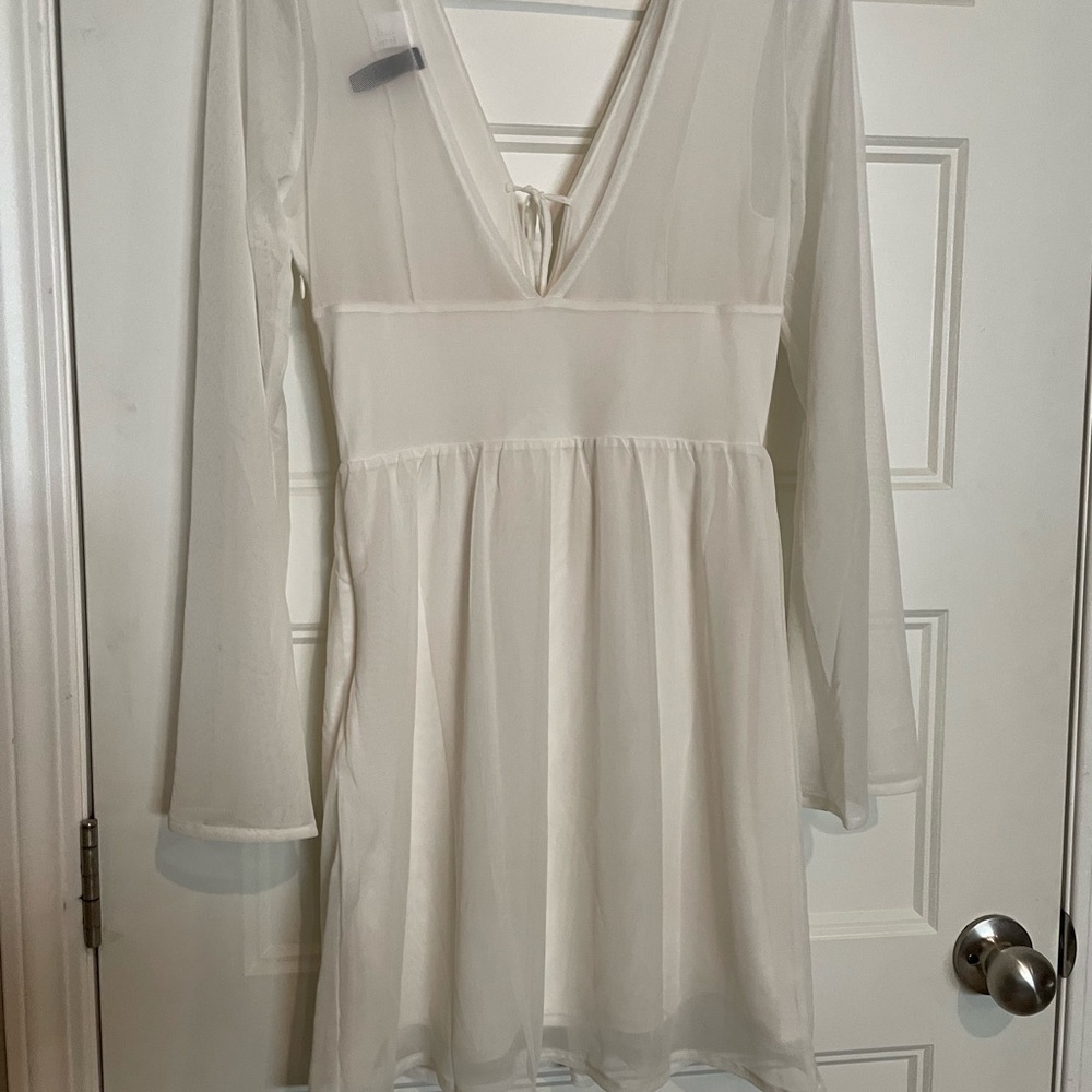 H&M Divided White Long Sleeve Dress